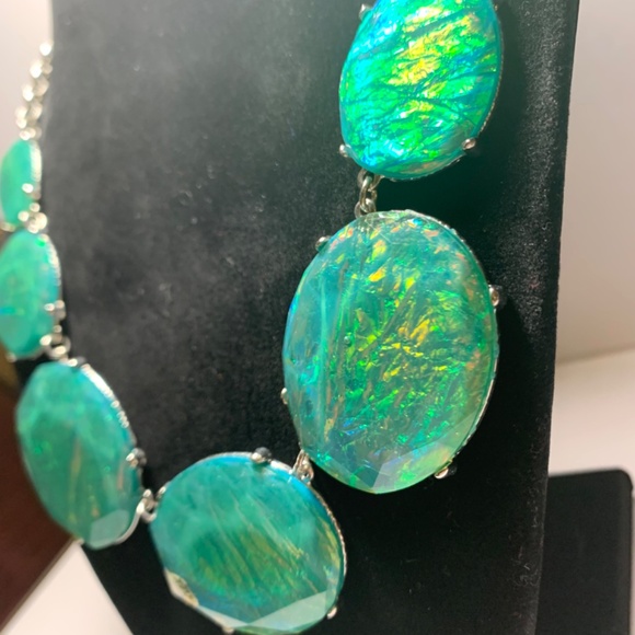 Iridescent large vintage opal inspired bold blue green statement bib necklace - Picture 2 of 13